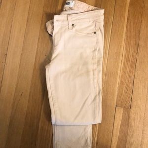 Paige Skyline Ankle Peg